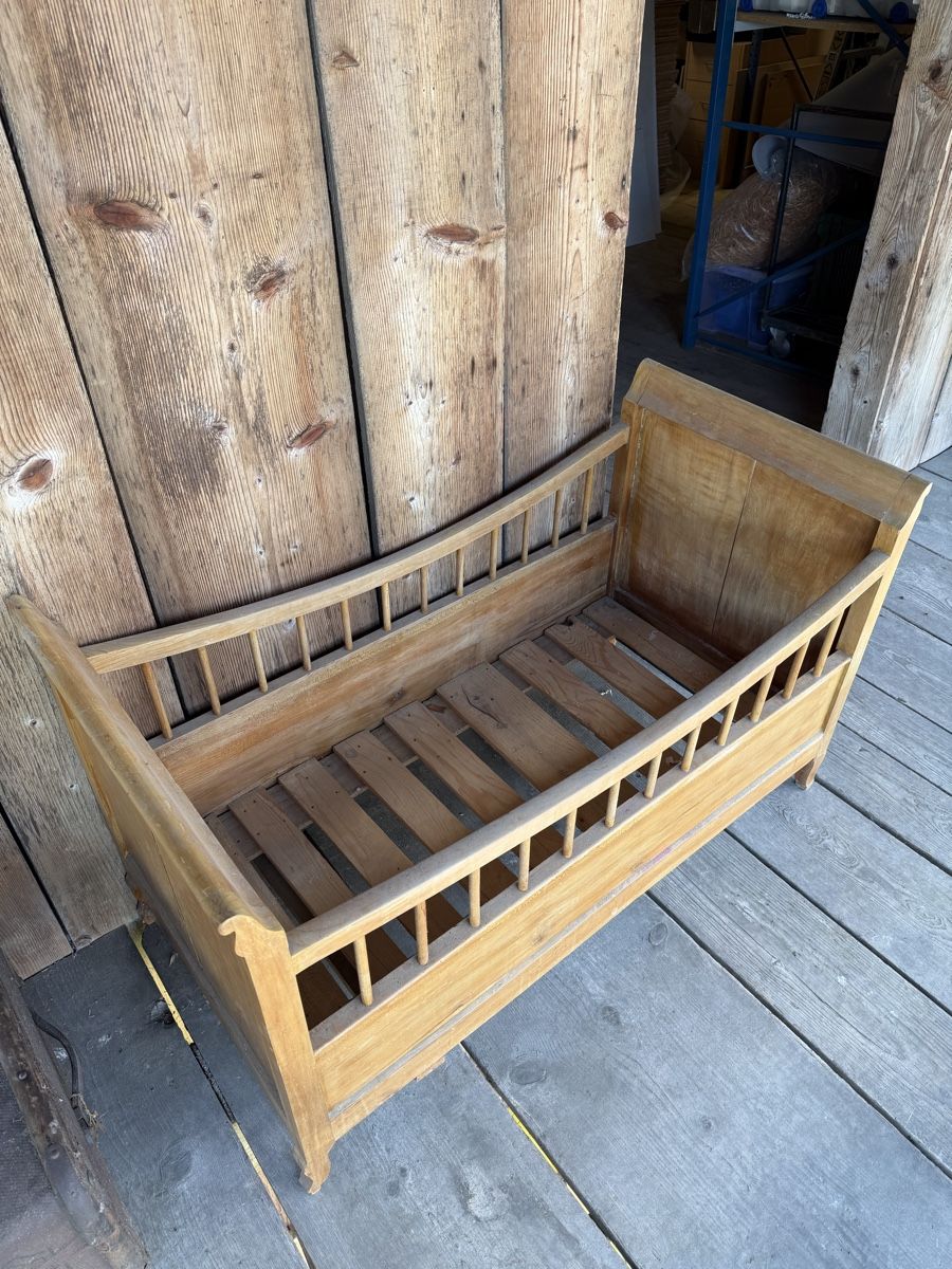 Letti: Kinderbett Vintage aus Holz – Usato da Frauenfeld venduto da WegmannHolzprodukte