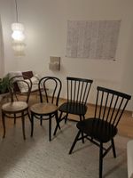 4 Stühle aus Holz