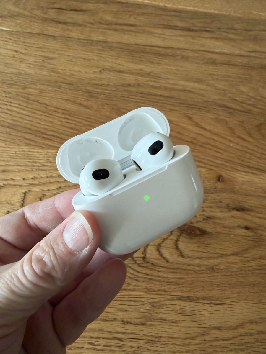Apple Casques audio: AirPods  – D'occasion à Le Sentier par virbette 1