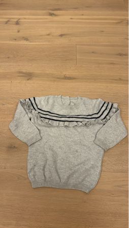 Grauer Kaschmir Pullover mit Rüschen Grösse ca 98