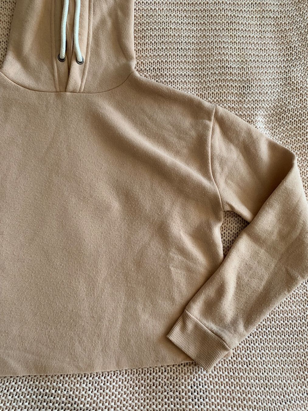 Maglioni & Felpe: Crop sweat à capuche rose – Usato da Montreux venduto da iizaa811 1