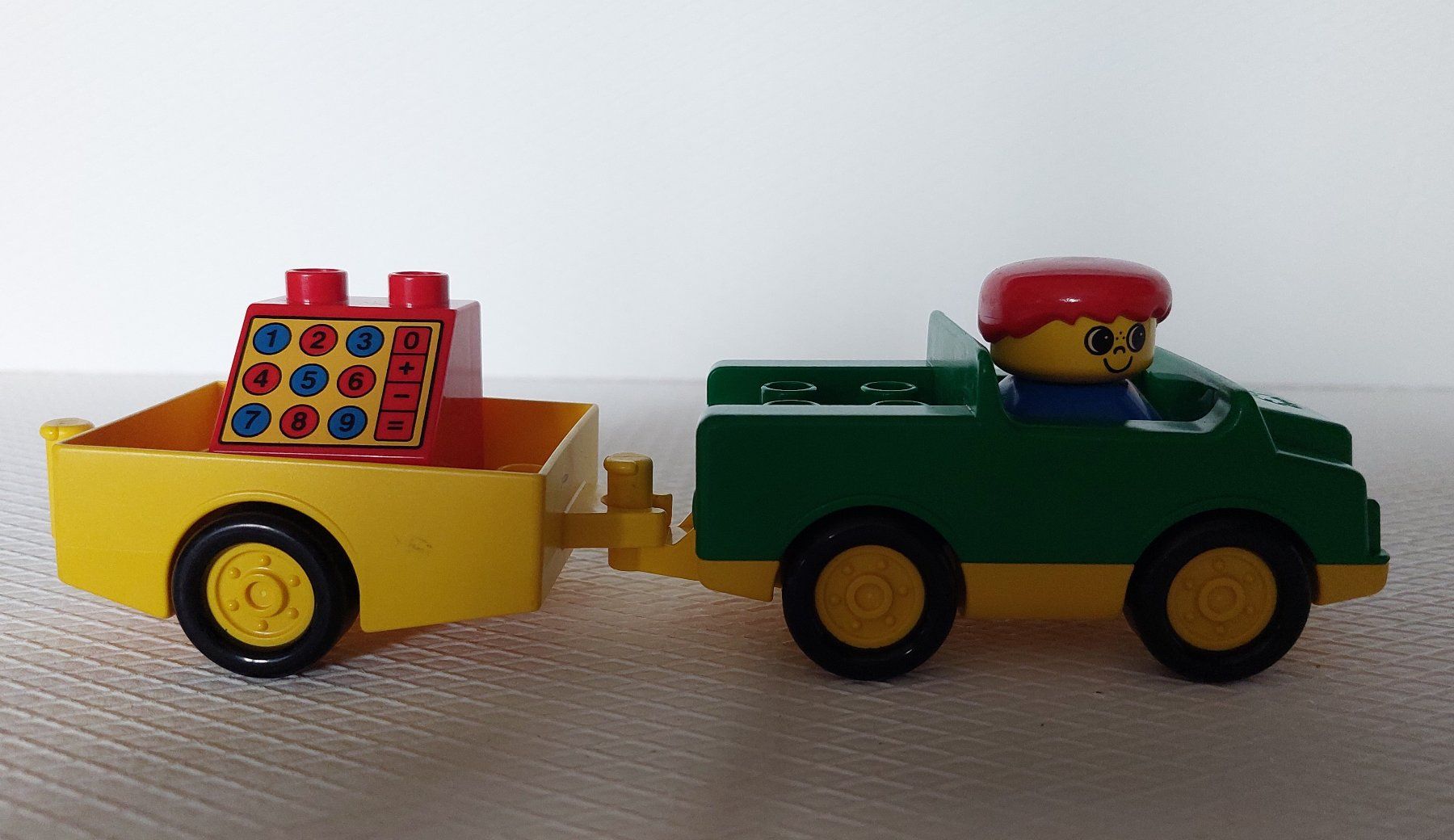 Giocattoli: Duplo voiture avec remorque – Usato da Grandson venduto da Dobbyl