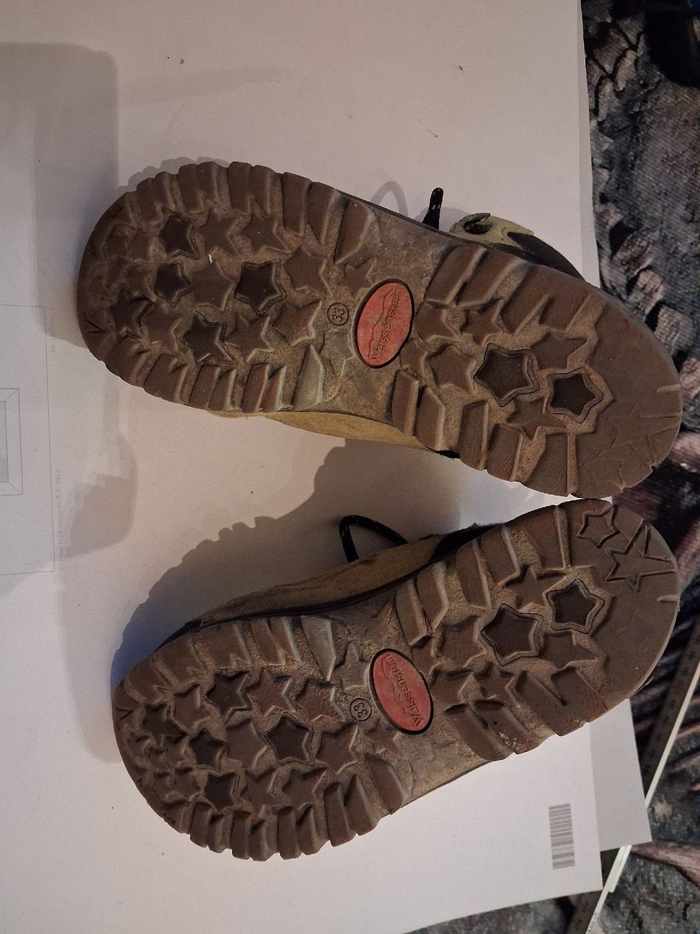 Scarpe per ragazzi: Robuste Wanderschuhe Gr. 33 von Weissenstein – Usato da Weiach venduto da Musikmaengu 2