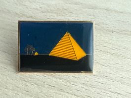 Pin Pyramide