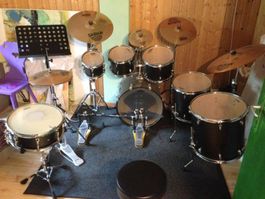 Schlagzeug Yamaha-Sabian komplett mit Becken