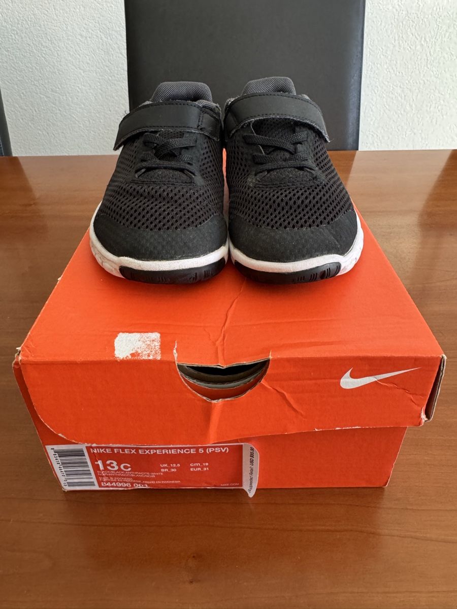 Nike Scarpe da uomo: Nike Flex Kinder Schuhe, Grösse 31, Schwarz – Usato da Winterberg ZH venduto da Grischa78