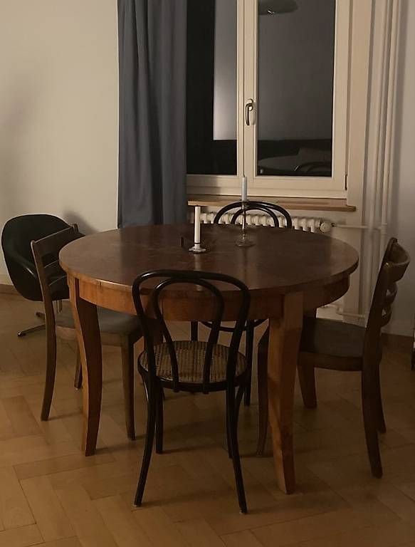 Tische: Holztisch mit Intarsien – Gebraucht aus Zürich von the_xp8m