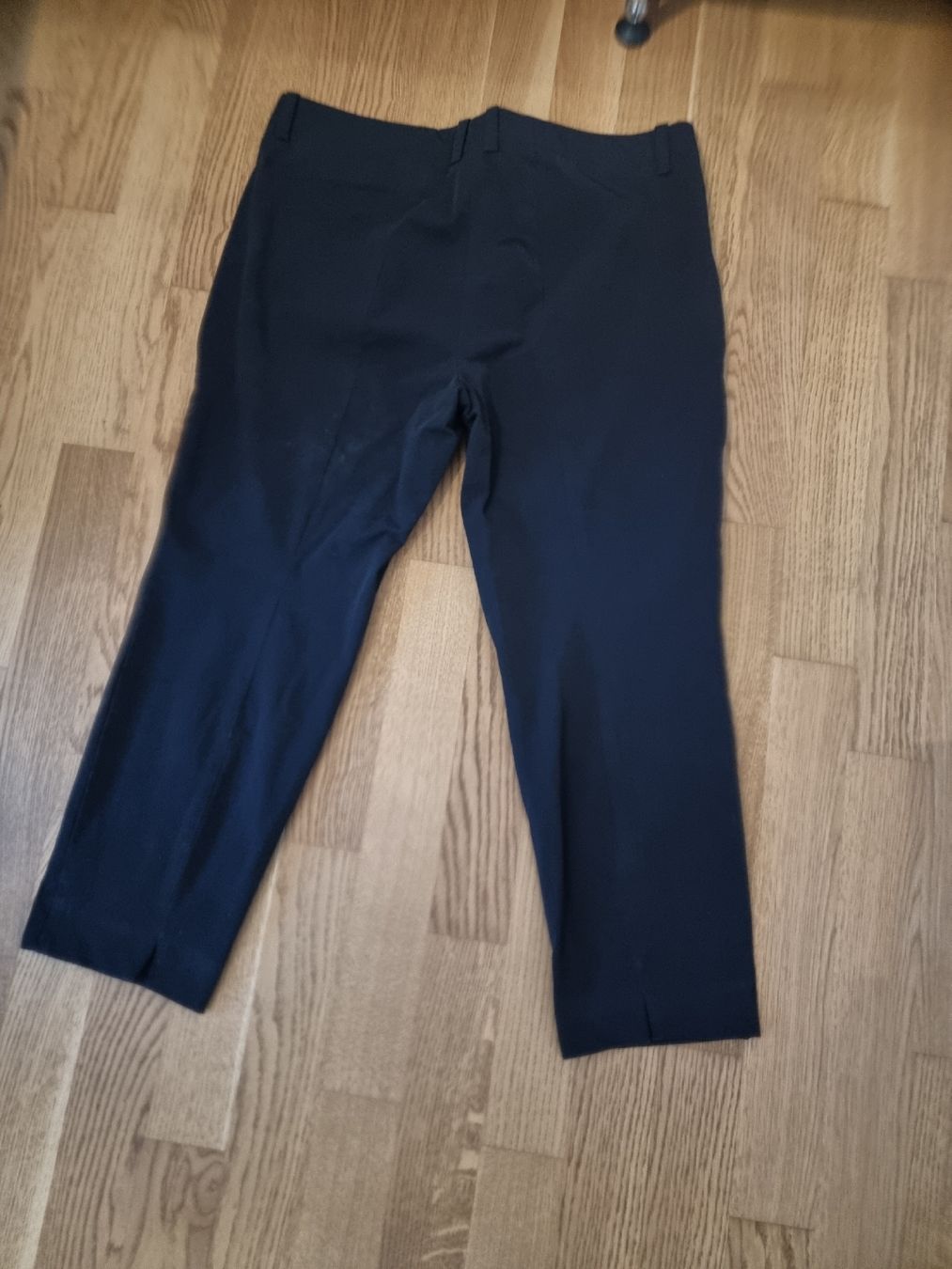 Riani Pantaloni: RIANI Damenhose (Gr. 44) – Nuovo (secondo la descrizione) da Zumikon venduto da chv_w96q 1