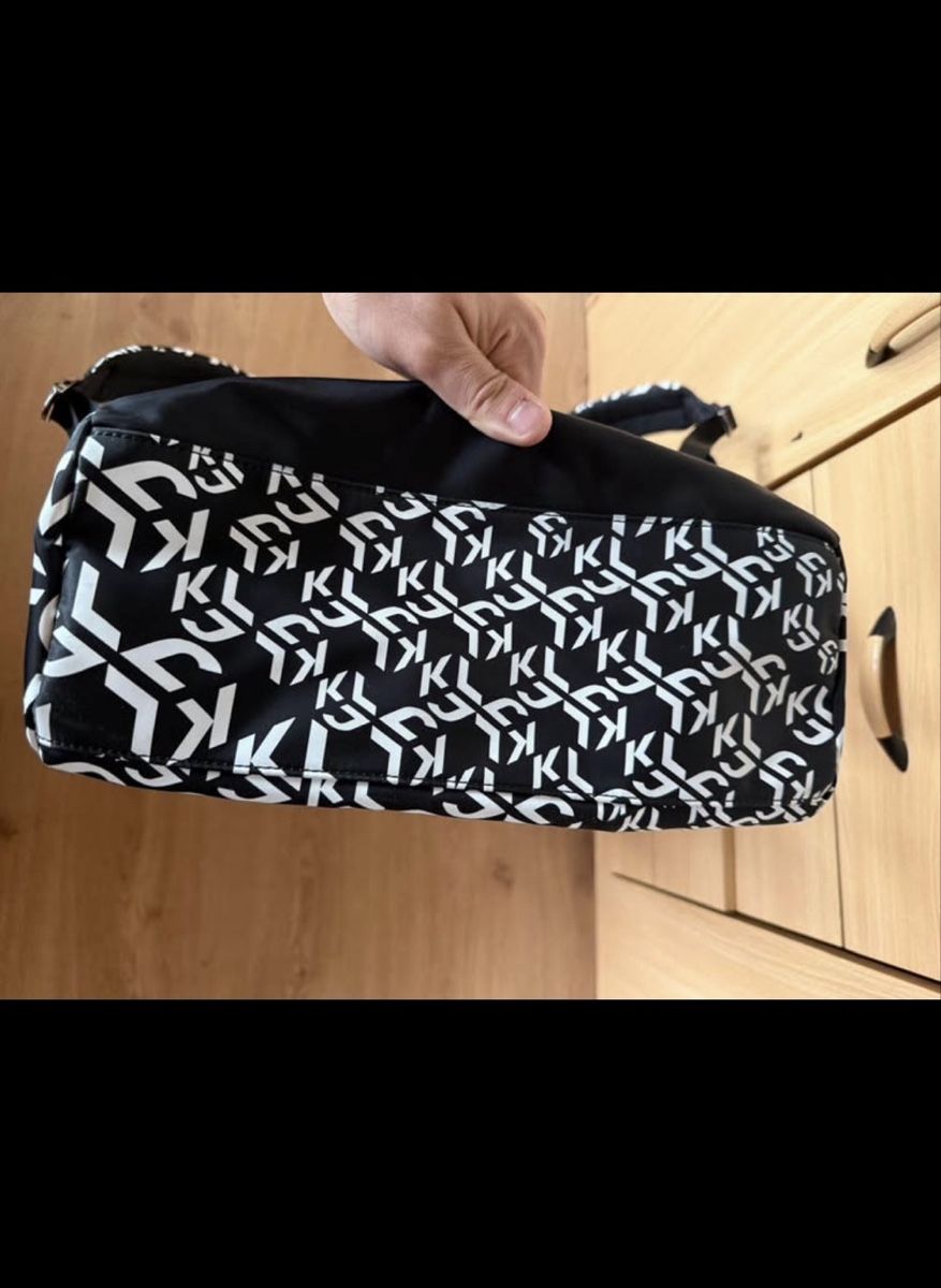 Karl Lagerfeld Zaini: Sac à dos Karl Lagerfeld neuf  – Nuovo (secondo la descrizione) da La Sagne VD venduto da jeliquidetout