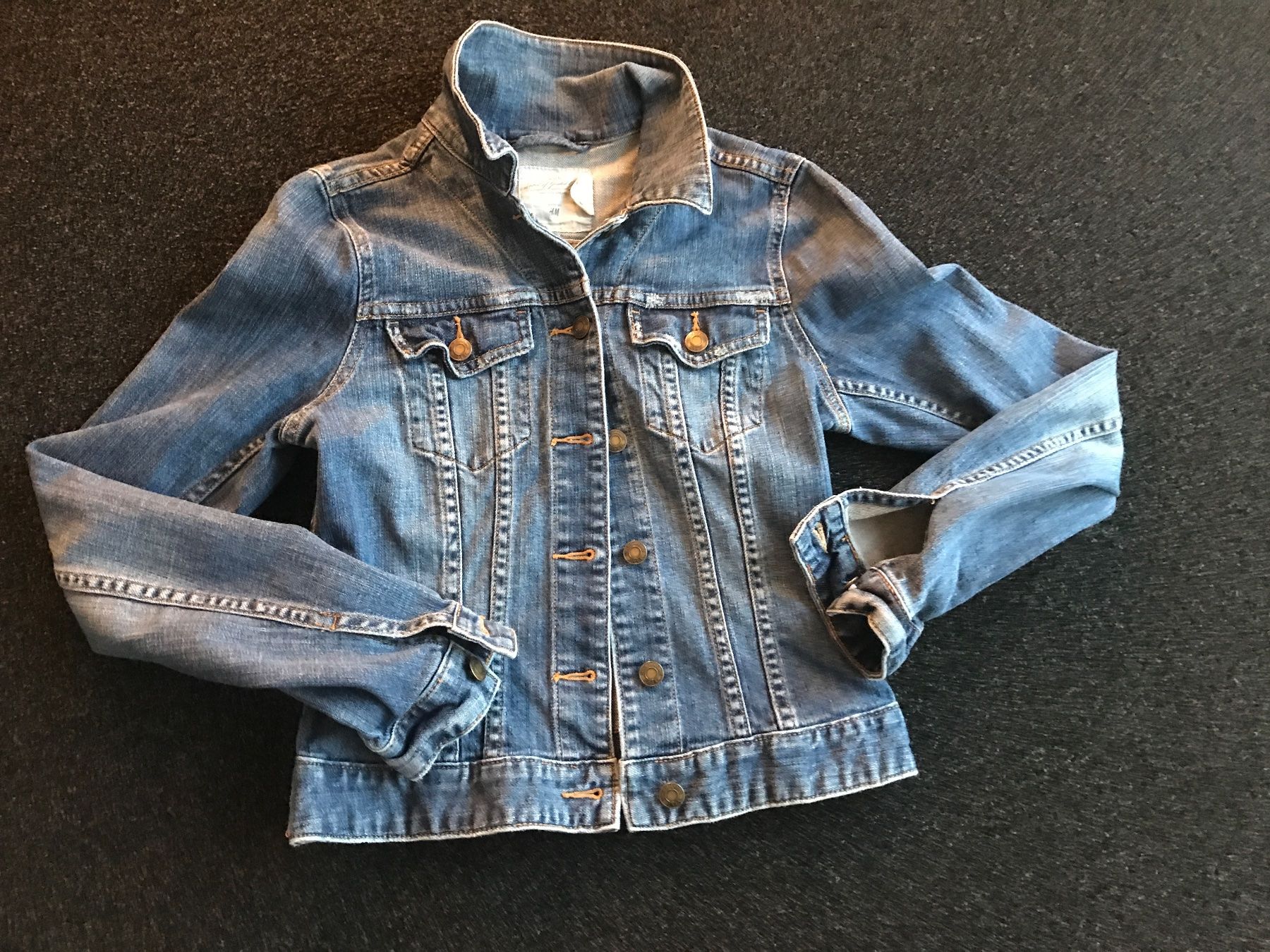 Jacken & Mäntel: Taillierte Jeansjacke Gr 36 – Gebraucht aus St. Margrethen SG von kellenbh