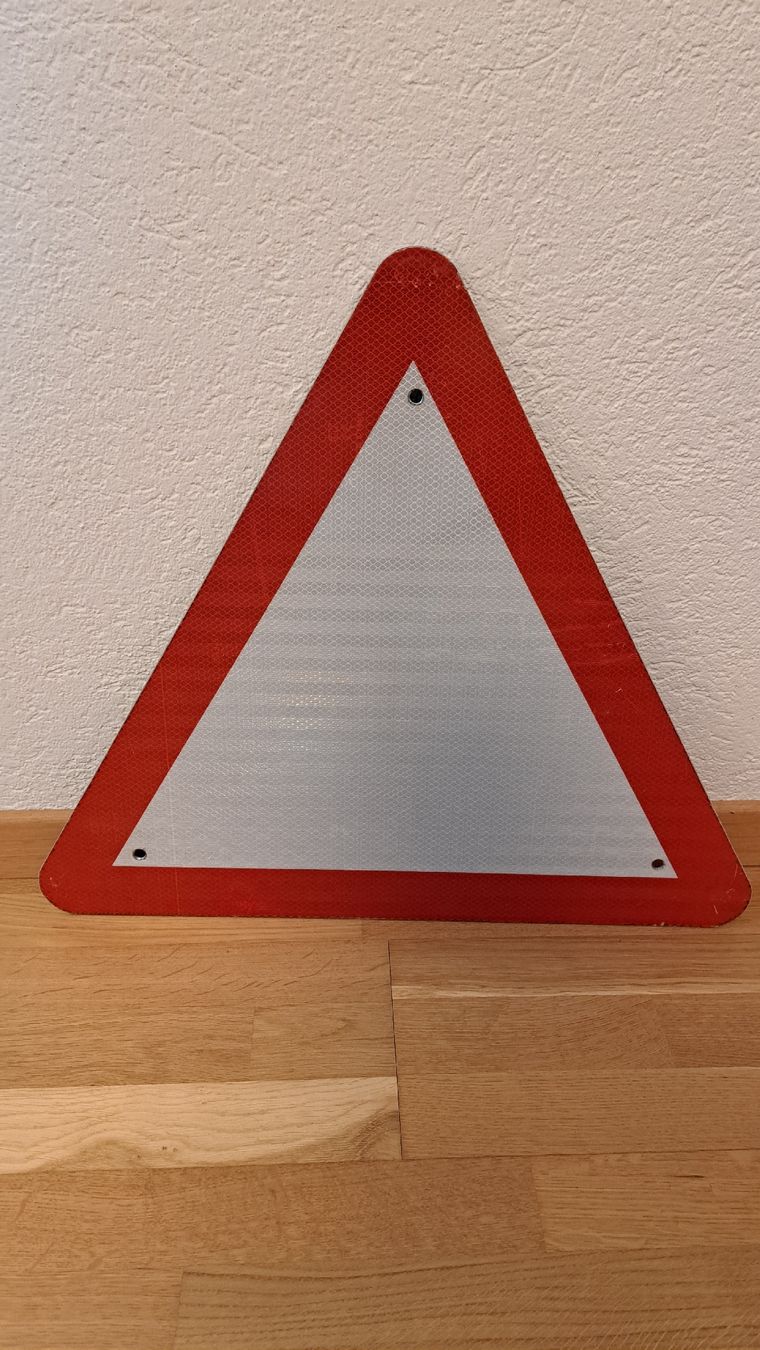 Insegne: Warnsignal Dreieck Reflektierend – Usato da Gipf-Oberfrick venduto da posuine