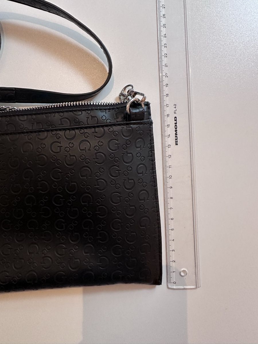 Guess Borse da donna: Guess Umhängetasche – Usato da Unteriberg venduto da __Fox__ 2