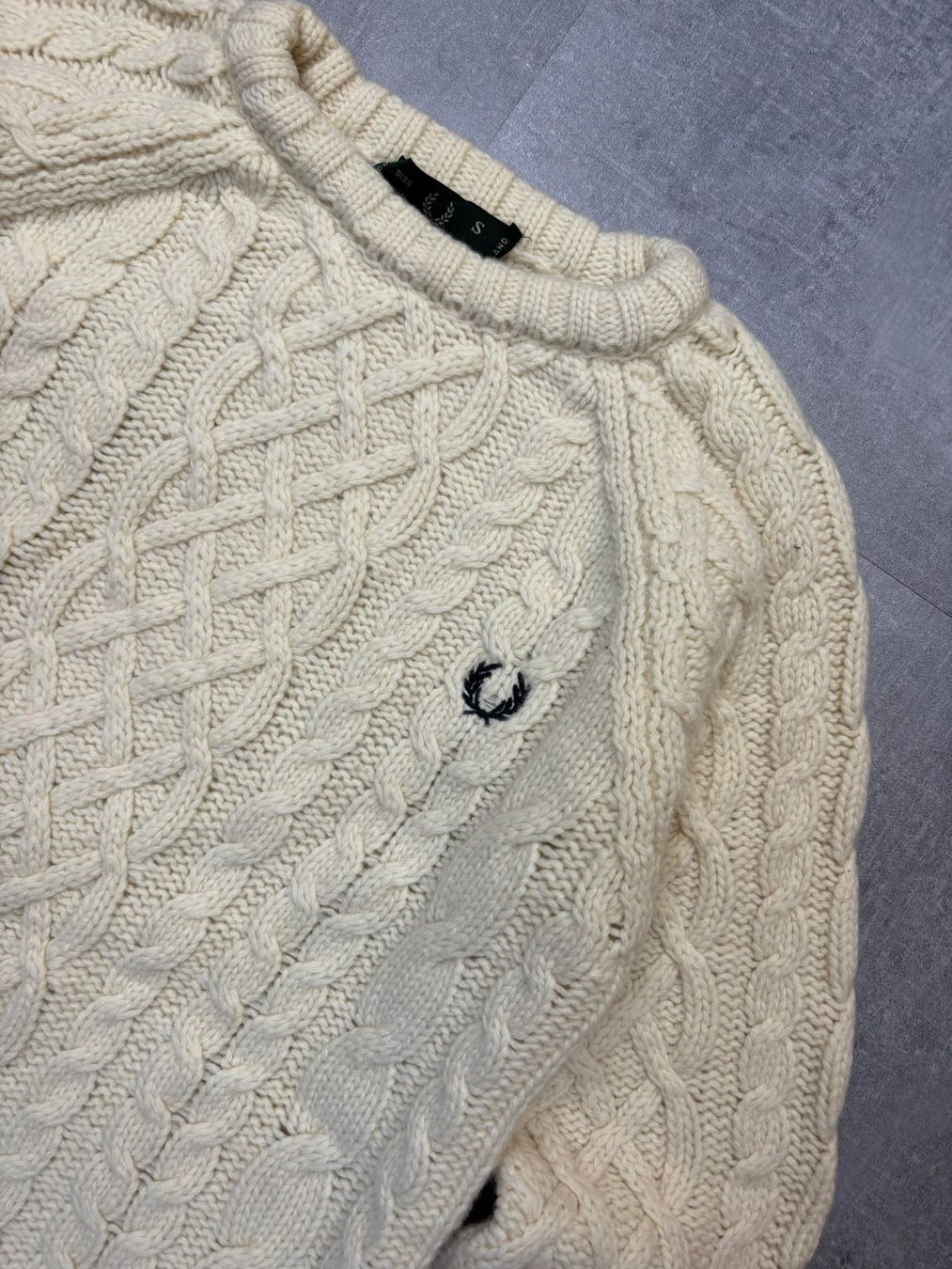 Fred Perry Maglioni & Felpe: Vintage Fred Perry Cable Knit Sweater - Grösse S – Usato da Werdenberg venduto da hase.vintage 1