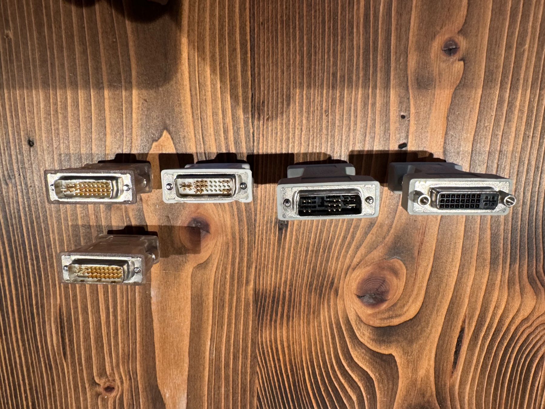 Laufwerke & Adapter: Diverse DVI/VGA Adapter , 5 Stk., Top Zustand – Gebraucht aus Arisdorf von imbeck 1