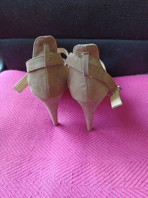 Scarpe da donna: Sandales à talons – Usato da Soyhières venduto da 5jm_5czl 3