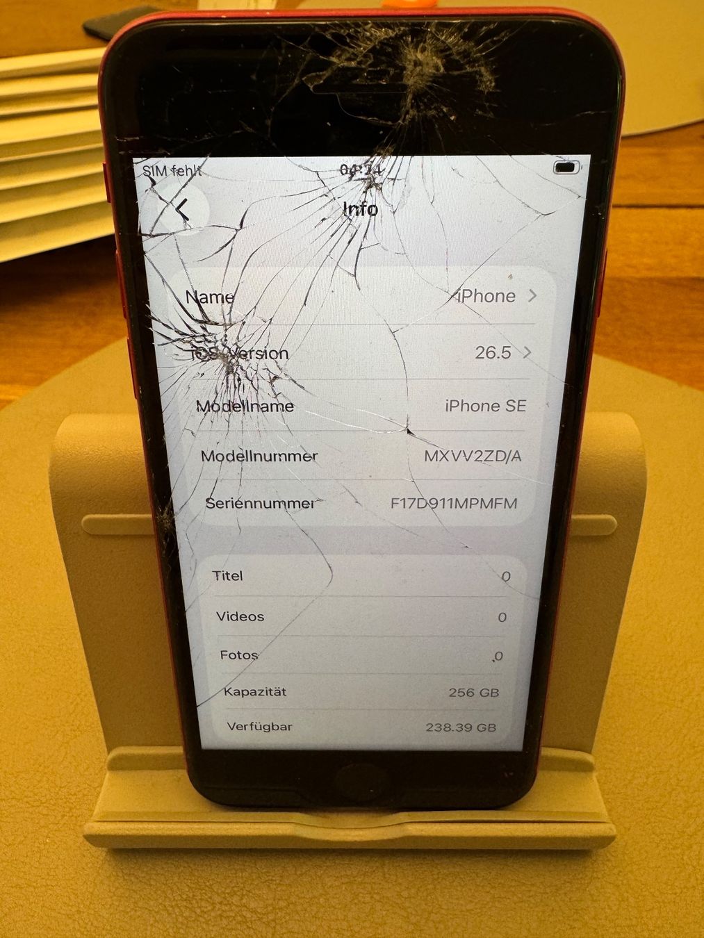 Apple Handys / Smartphones: iPhone SE 2020 mit 256GB – Defekt aus Adliswil von Busys 1