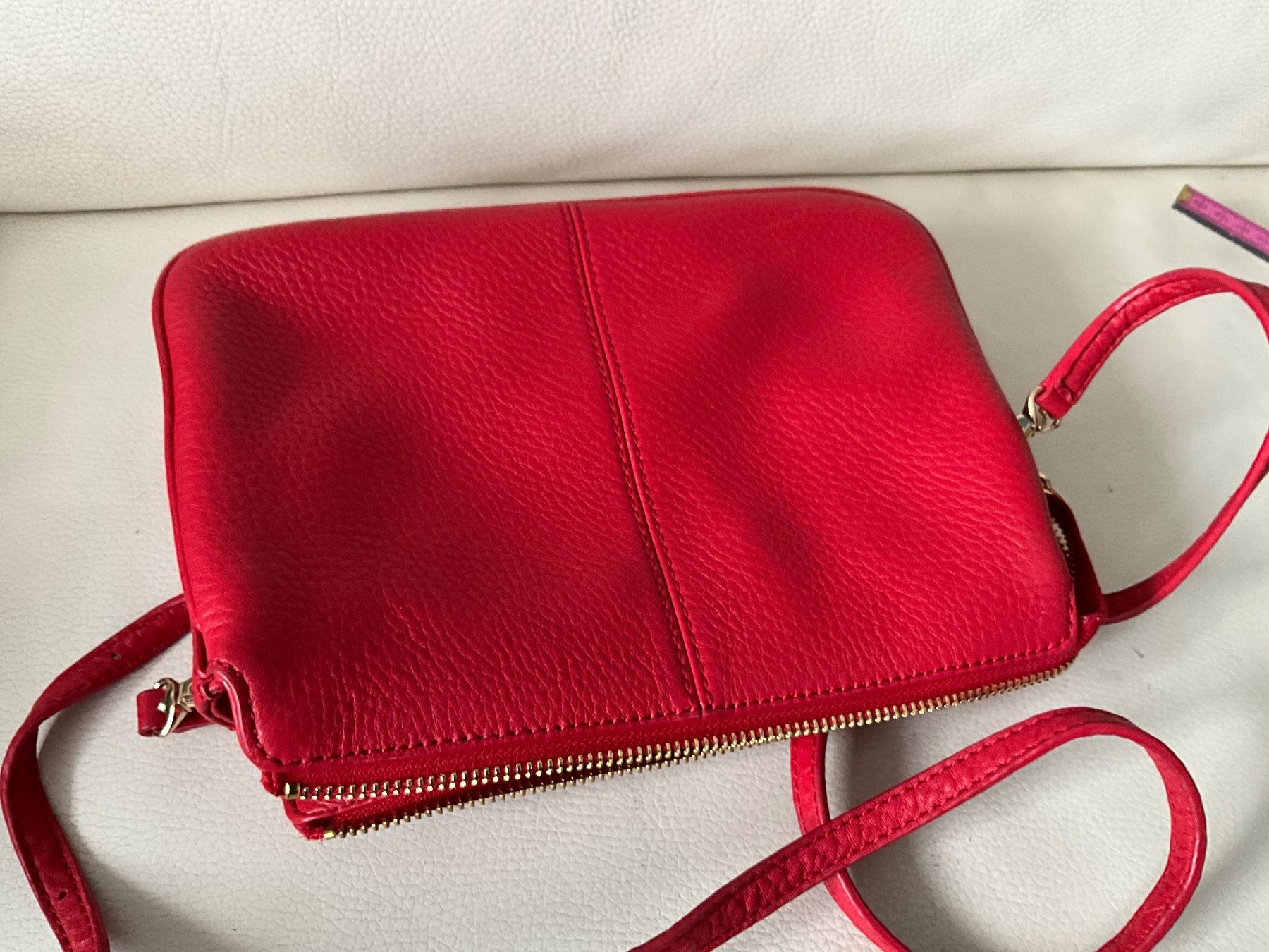 DKNY Borse da donna: Rote DKNY Ledertasche mit Nieten – Nuovo (secondo la descrizione) da Wettingen venduto da Andres54 2