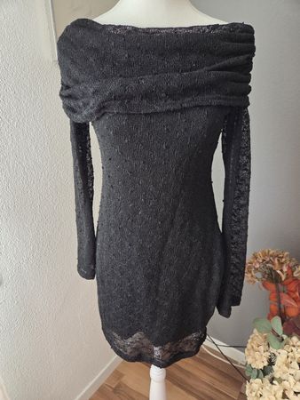 Strickkleid schwarz schulterfrei Langarm guter Zustand