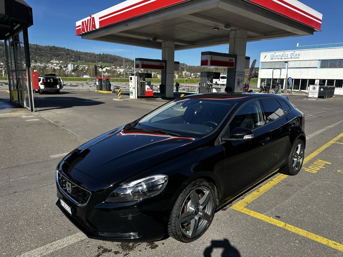 Volvo Automobili: Volvo V40 D3 – Usato da Zürich venduto da Edi22