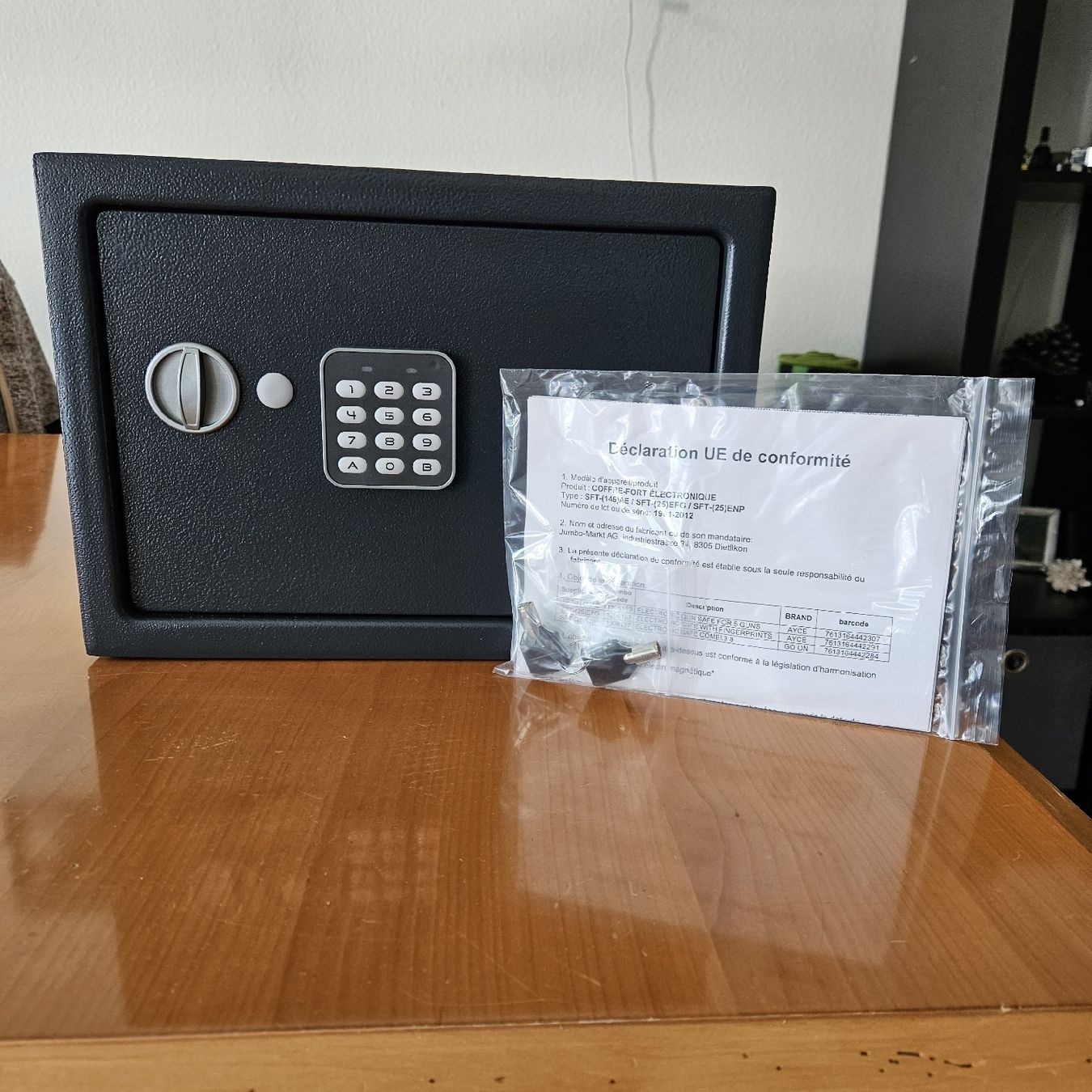 Coffre-fort: Möbeltresor Digital Code Schloss schwarz neuwertig – Neuf (Voir description) à Au ZH par plumi21