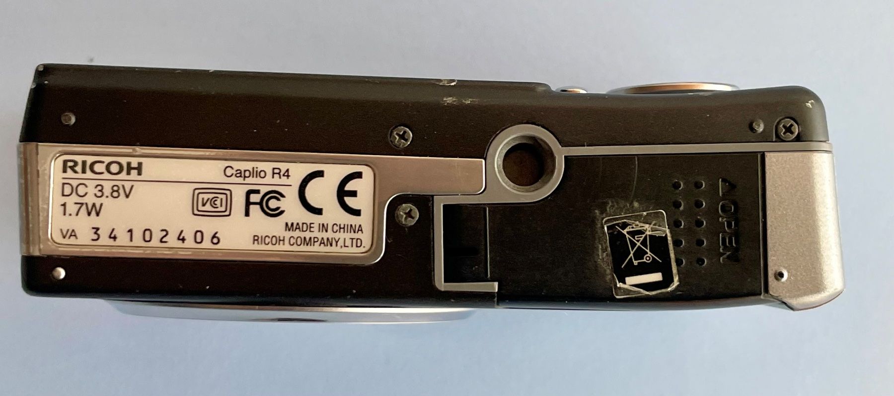 Ricoh Fotocamera: Ricoh Caplio R4 / 6.0MP + accessori Originali – Usato da Savosa venduto da Accipe_Oblatam 6