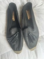 Espadrilles plates noires à glands, idéales pour l'été
