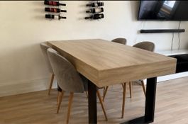 Tisch mit 3 stuhl