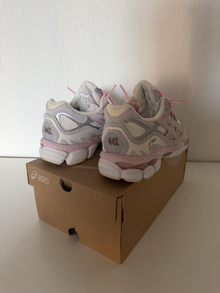 Asics Scarpe da donna: Asics Nyc Barely Rose Double Lace – Nuovo e nell'imballaggio originale da Dübendorf venduto da Sneaker_Seller 4