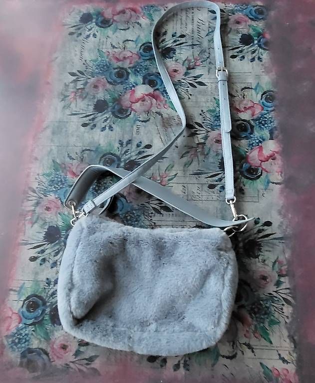 Taschen für Damen: Hellblaue Tasche – Gebraucht aus Romanshorn von Auri 1