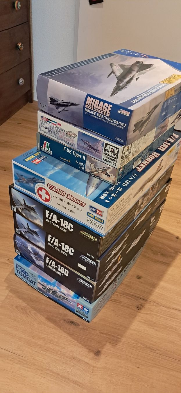 Revell Modellbausätze & Standmodelle: Flugzeug Modellbausätze 1/48  – Neu und originalverpackt aus Kerns von gug_7f6q