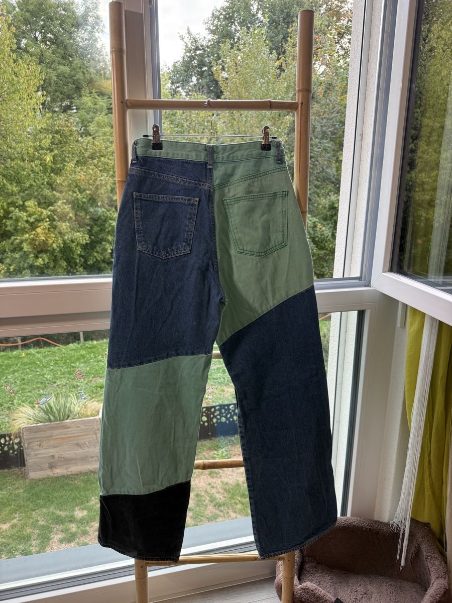 Bershka Jeans: Jean Bershka 90s Wide patchwork multicolore taille 38 – Gebraucht aus Courtételle von ann_57c2 1