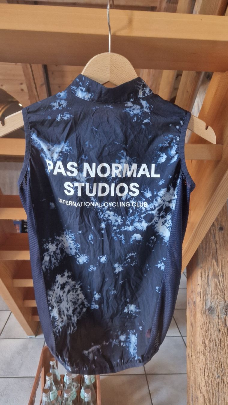 Pas Normal Studios Gilets: Pas Normal Studios Weste Damen S – D'occasion à Balsthal par Bananasplit7