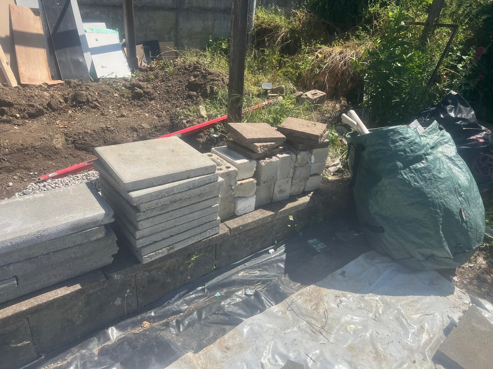 Piatti di portata: Gratis Baumaterial / Fliesen / Lavabo / Paletten / Platten – Usato da Füllinsdorf venduto da cabletime