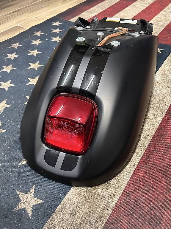 Harley-Davidson Tutti i ricambio per moto: Heck Fender Harley Davidson VROD – Usato da Zell ZH venduto da Spring1509 1