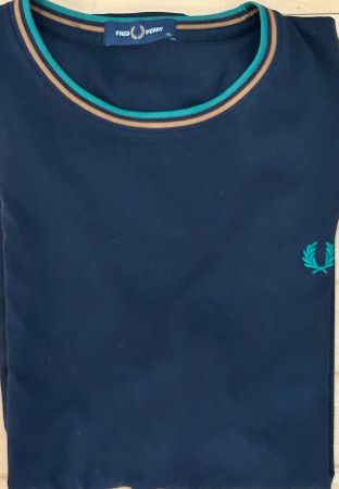 Fred Perry T-Shirt / Grösse XL / Dunkelblau