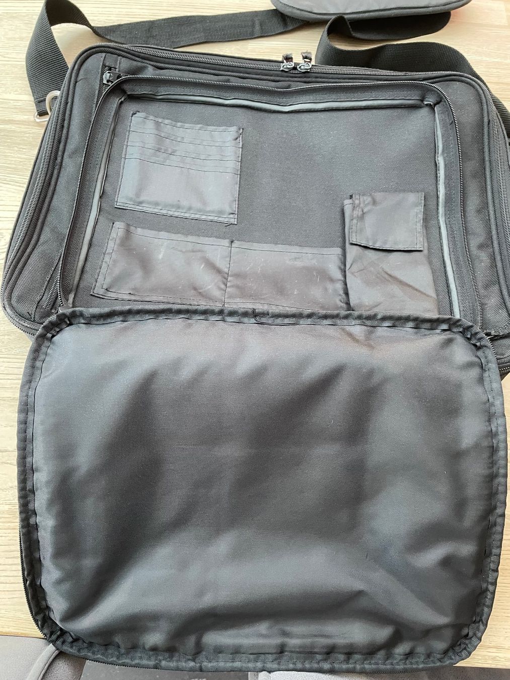 Valigie & Borse: Praktische Laptop-Tasche – Usato da Schnaus venduto da sueg01 2