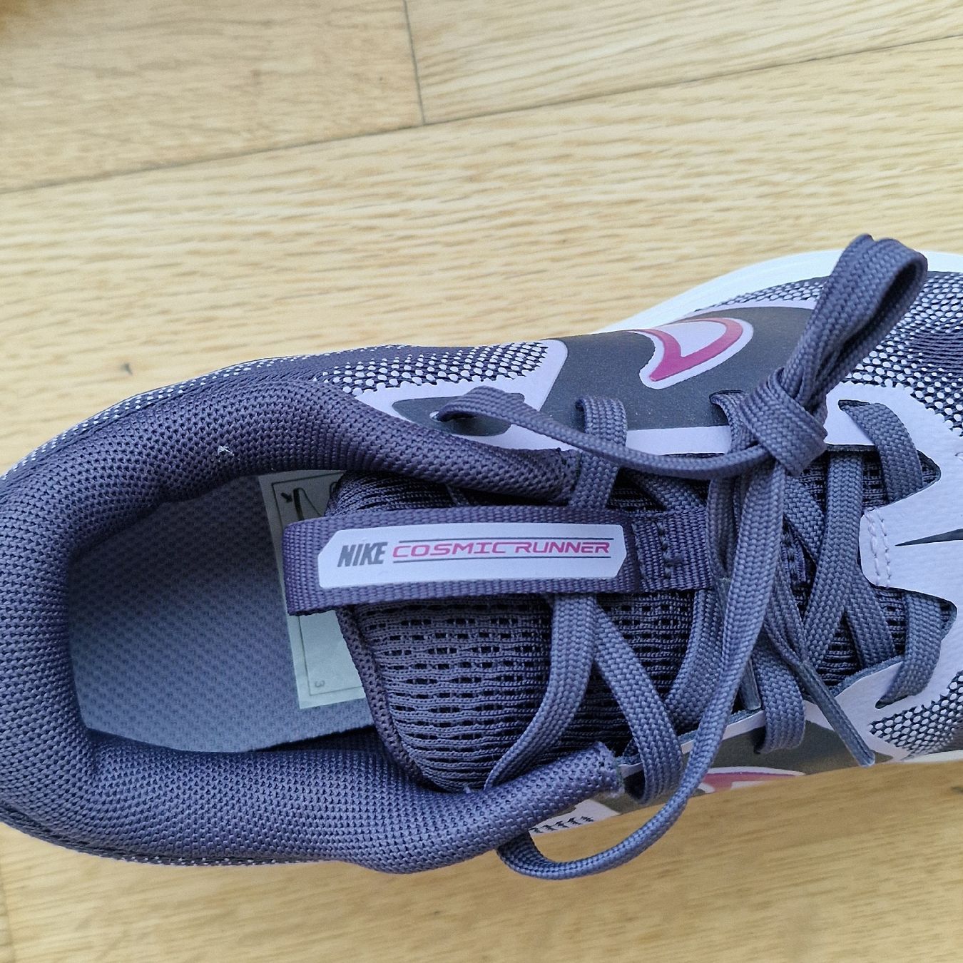 Nike Scarpe per ragazze: NIKE - Cosmic Runner, Neu Gr. 36 – Nuovo e nell'imballaggio originale da Zürich venduto da tyrese2007 5