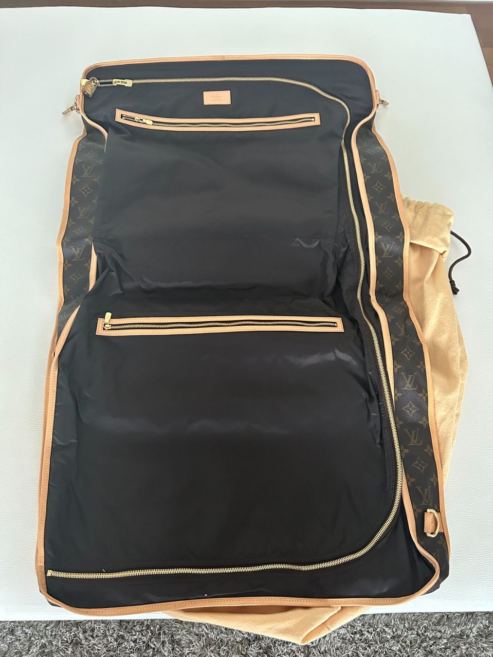 Louis Vuitton Taschen: Louis Vuitton Monogram Kleidersack mit Schultergurt Original – Gebraucht aus Horn von Mada72 3