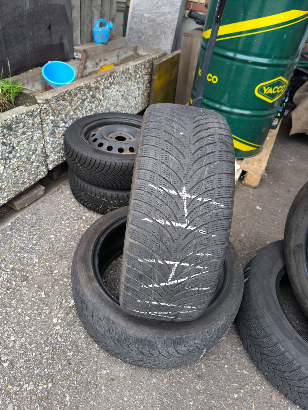 Nokian Pneumatici & Ruote complete: 225/45R18 Nokian – Usato da Jona venduto da Nabobtuning