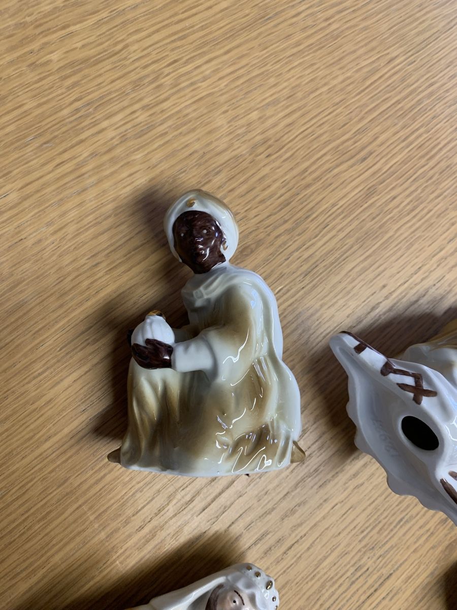 Statuette: Krippenfiguren aus Keramik, schon etwas Älter – Usato da Winden venduto da EmilNeu 6