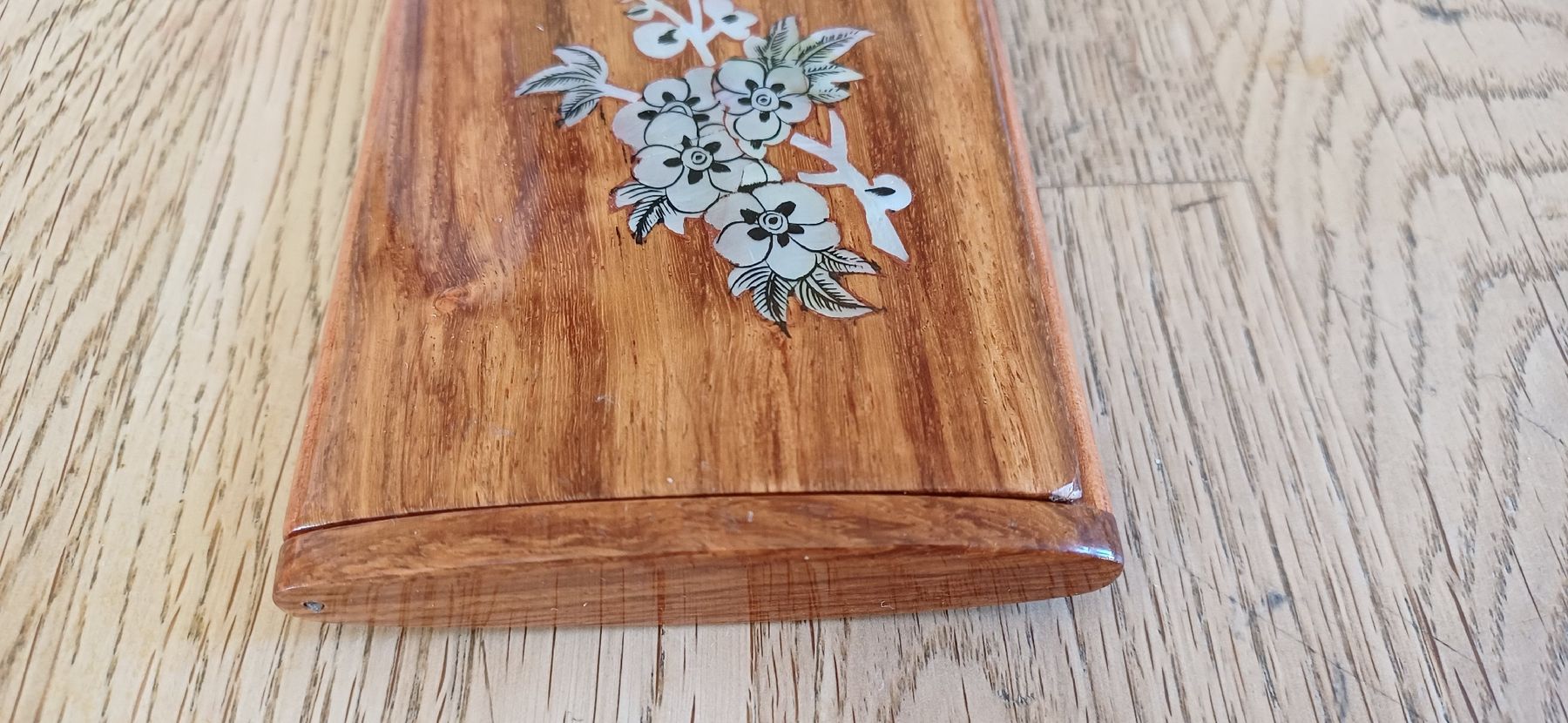Articoli in legno: Schöne Holzbox mit Perlmut – Usato da Flawil venduto da Pinkmalibu 3