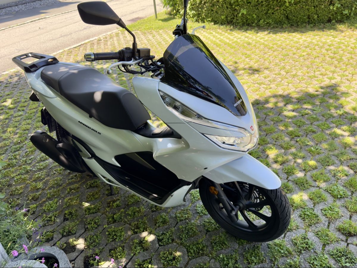 Honda Scooter: Honda PCX ABS 125cc Roller weiss, JG 2018 – Usato da Heerbrugg venduto da pluecki 4