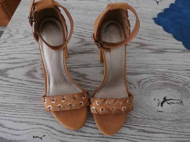 Scarpe da donna: Sommer-High Heels in Gr. 39 – Nuovo e nell'imballaggio originale da Würenlingen venduto da Delfinli1 1