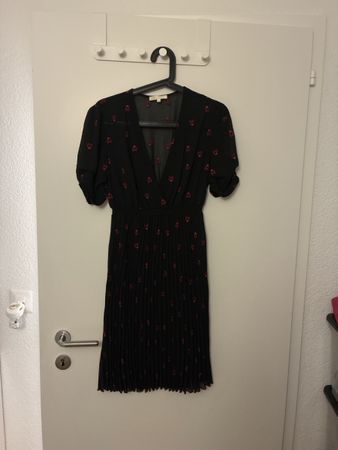 Maje Kleid schwarz mit Herzmuster Grösse 2 guter Zustand