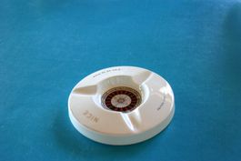Limoges-Porzellan-Aschenbecher im Stil eines Roulette-Rades