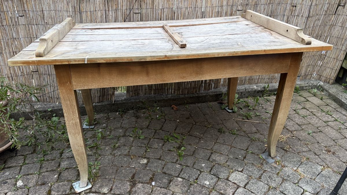 Tavoli: Holztisch – Usato da Walenstadt venduto da Smokyboy