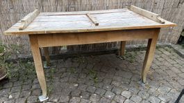 Holztisch