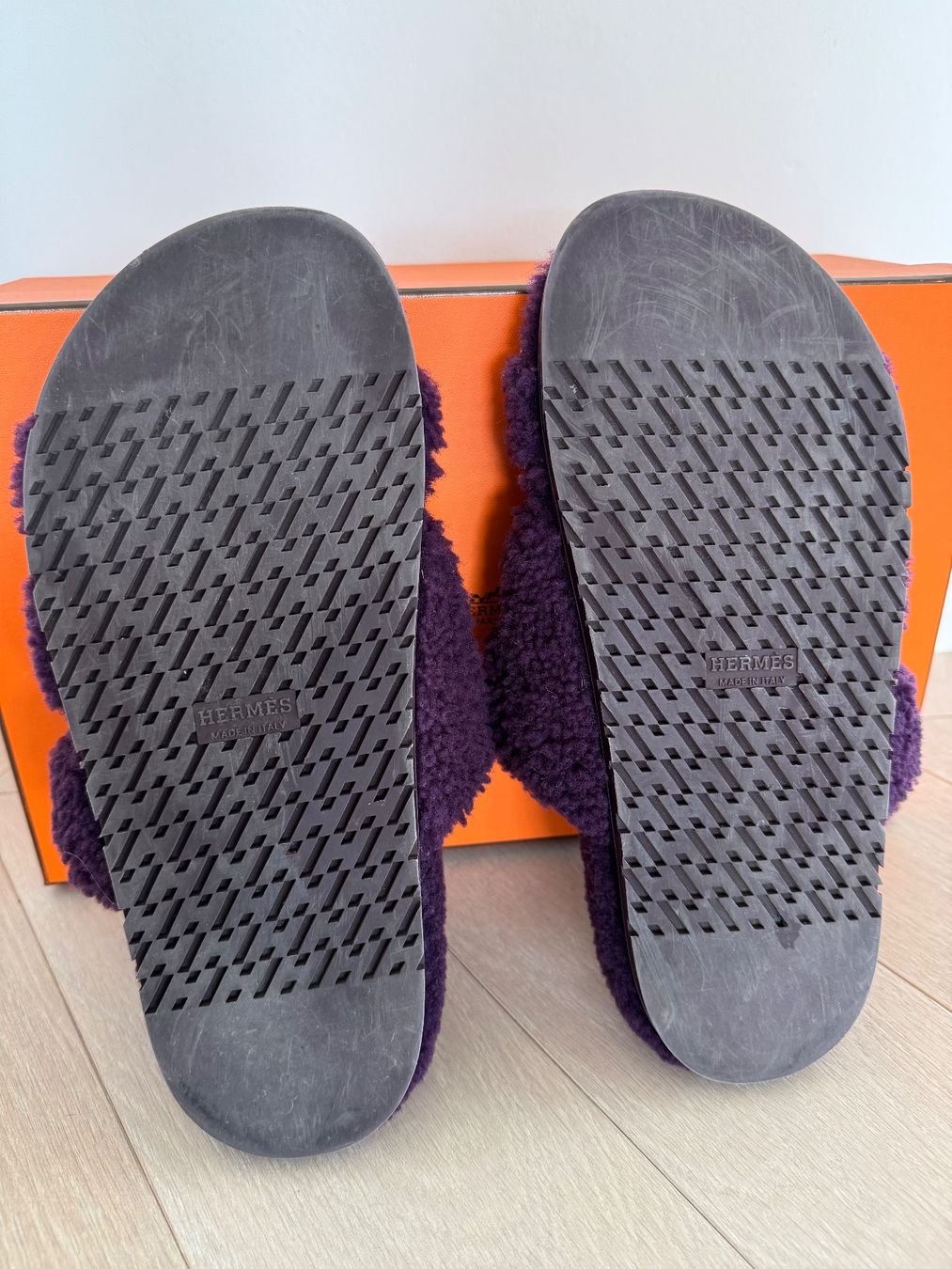 Hermès Damenschuhe: Hermès Chypre Sandals Größe 38.5 Farbe lila shearling – Gebraucht aus Kloten von mybestbrands 8