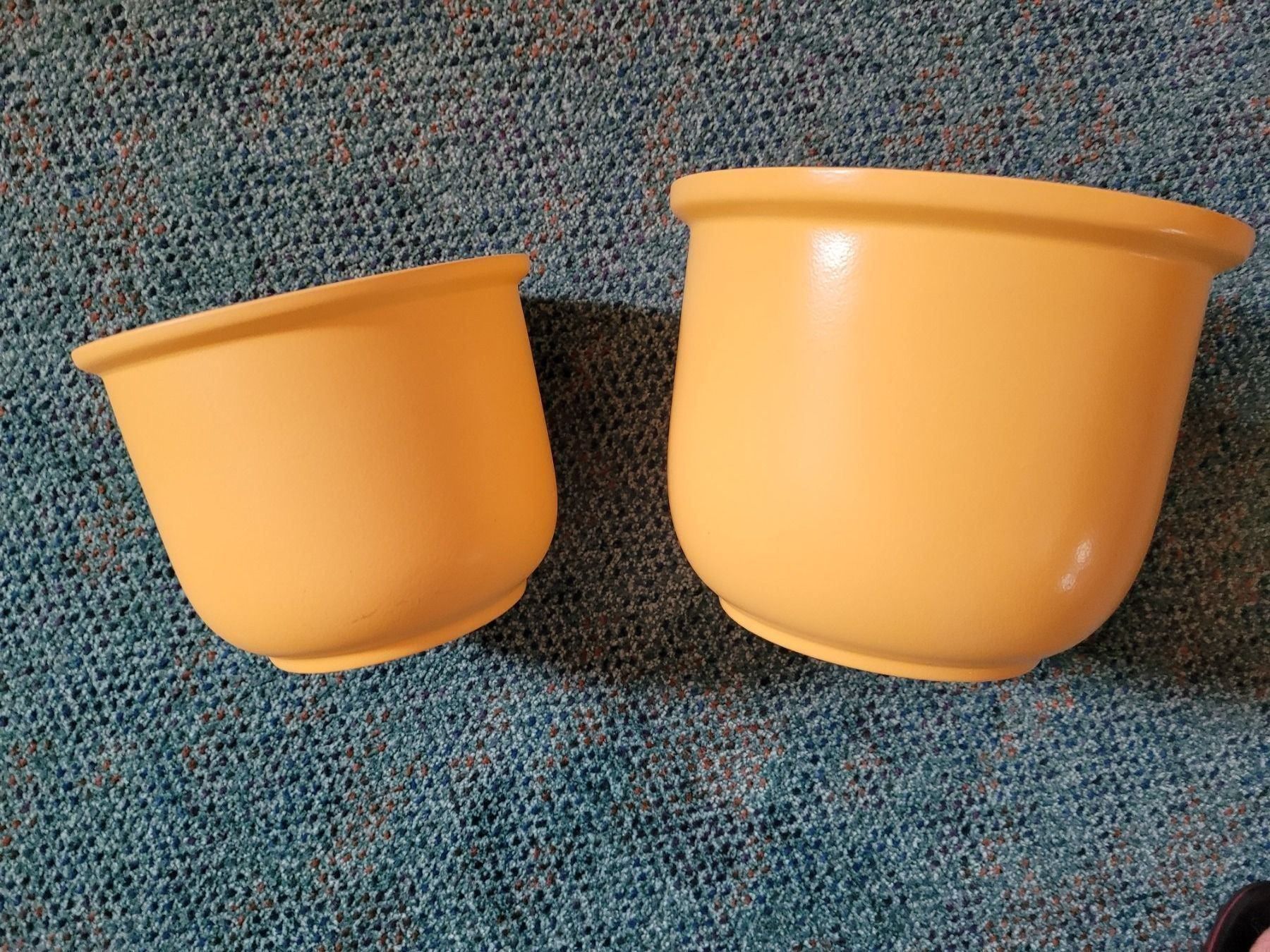 Blumentöpfe: 2 Blumengaspos aus Keramik – Gebraucht aus Hondrich von Ebro01