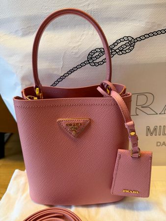 Prada Handtasche, rosa  * * * wie NEU !!!